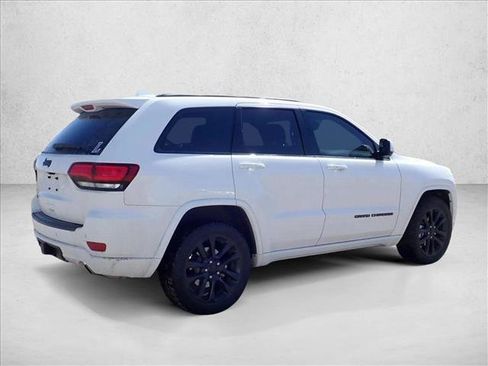 Used 2020 Jeep Grand Cherokee Altitude image 13
