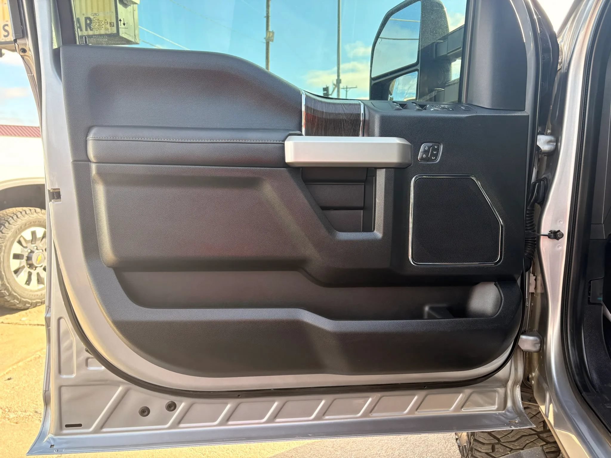 Used 2020 Ford F250 Lariat AWD/4WD image 11