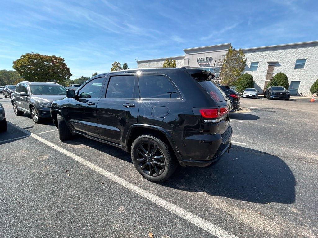 Used 2019 Jeep Grand Cherokee Altitude RWD image 4