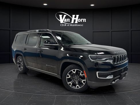 Used 2022 Jeep Wagoneer Series III w/ Premium Group I AWD/4WD image 1