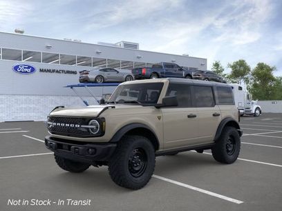 New 2026 Ford Bronco Badlands w/ Black Appearance Package