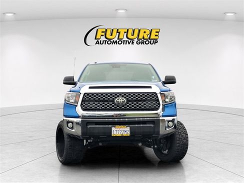 Used 2018 Toyota Tundra SR5 w/ SR5 Upgrade Package image 2