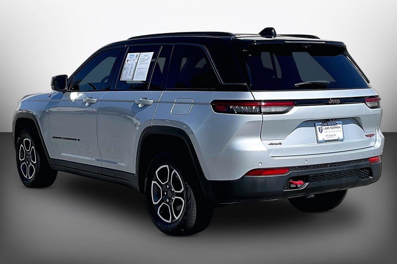 Certified 2022 Jeep Grand Cherokee Trailhawk w/ Luxury Tech Group III AWD/4WD image 6