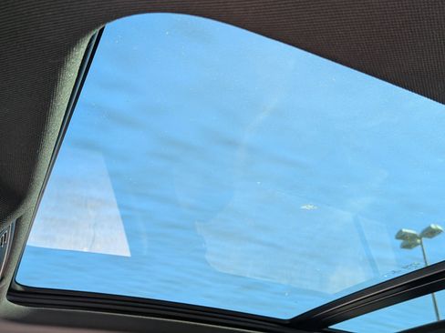 Used 2022 Volkswagen Tiguan SE image 29