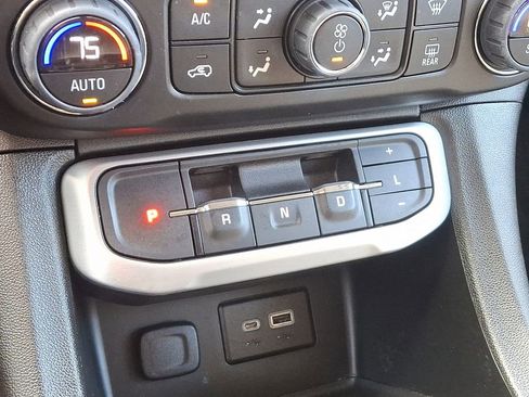 Certified 2023 GMC Acadia SLE image 15