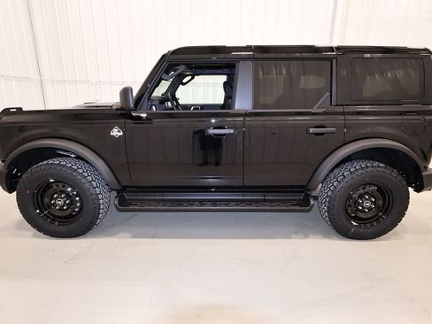 New 2026 Ford Bronco Outer Banks image 6