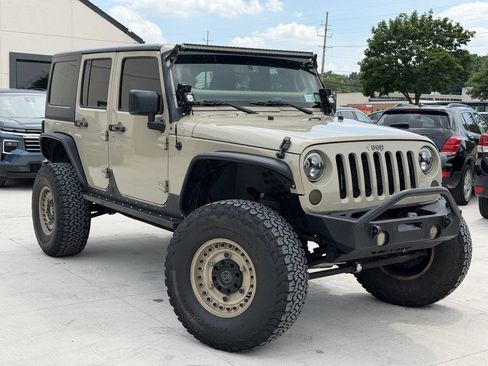Used 2017 Jeep Wrangler Unlimited Sport w/ Quick Order Package 24S AWD/4WD image 2