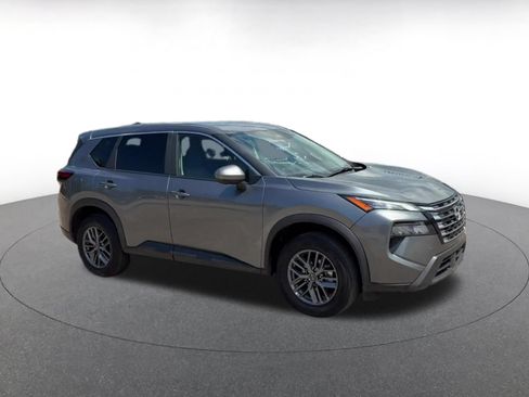 Used 2026 Nissan Rogue SV AWD/4WD image 2