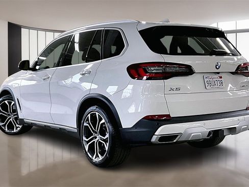 Used 2022 BMW X5 xDrive40i w/ Executive Package image 4
