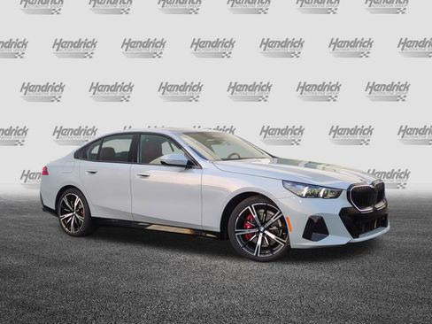 New 2026 BMW 530i 530i w/ M Sport Package image 2