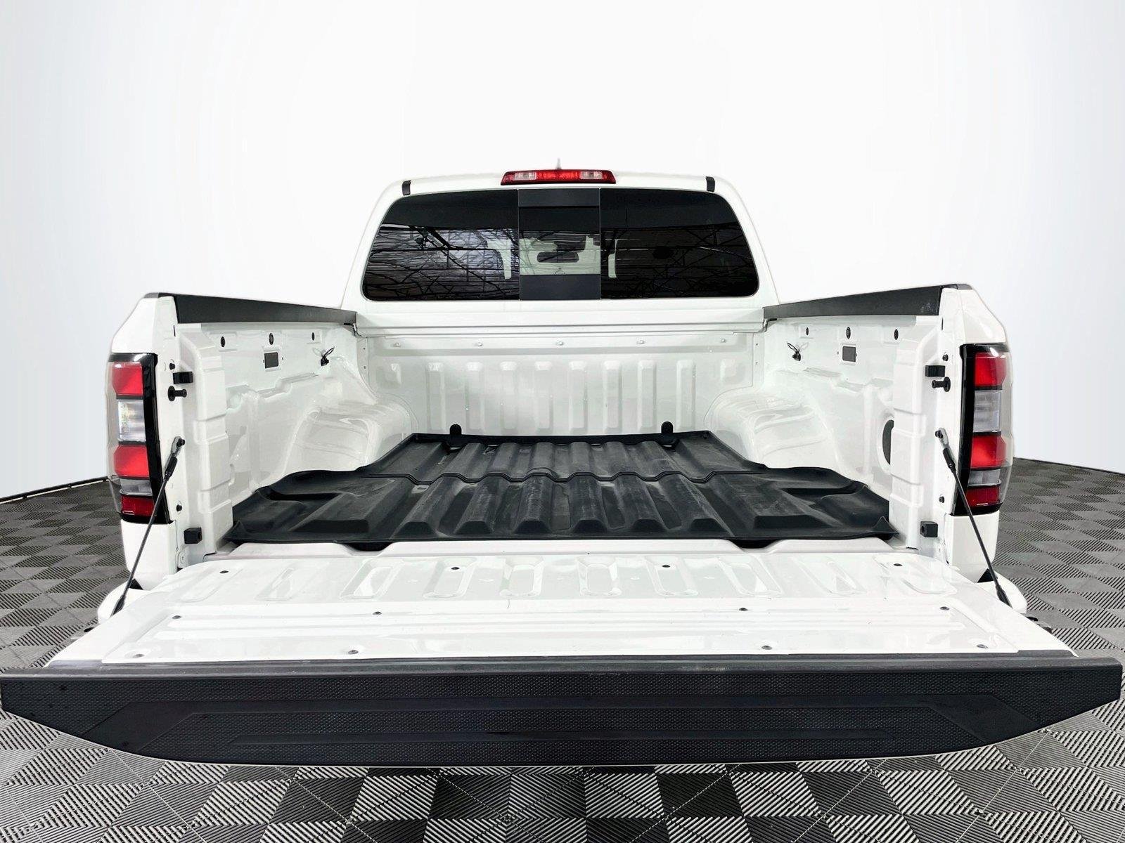 Used 2025 Nissan Frontier PRO-4X AWD/4WD image 26
