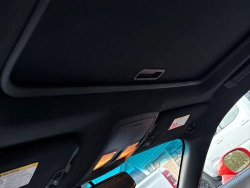 Used 2009 Dodge Challenger R/T image 22