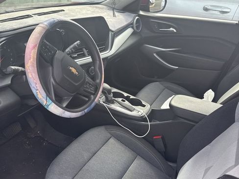 Used 2024 Chevrolet Trax LS w/ LS Convenience Package image 10