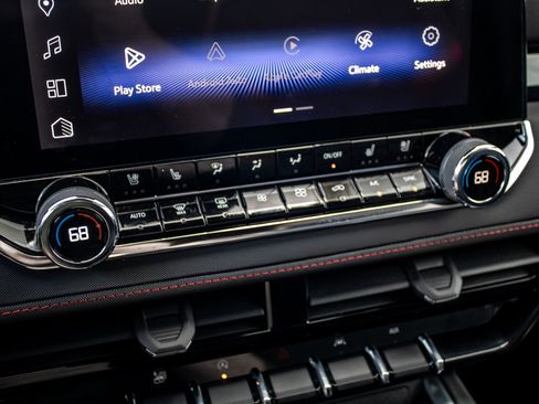 Used 2023 Chevrolet Colorado Z71 w/ Z71 Convenience Package 2 image 31