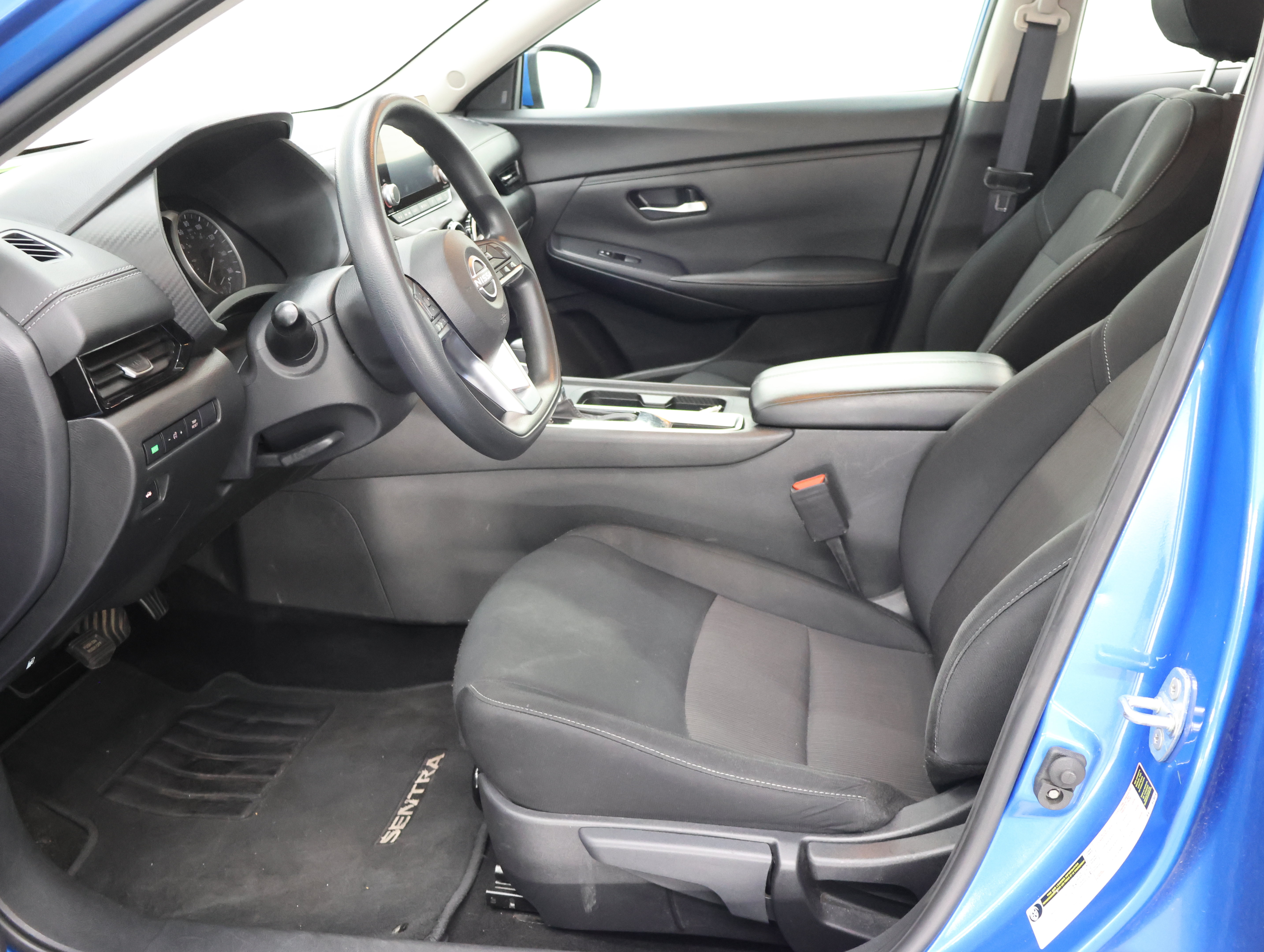 Used 2024 Nissan Sentra SV FWD image 8