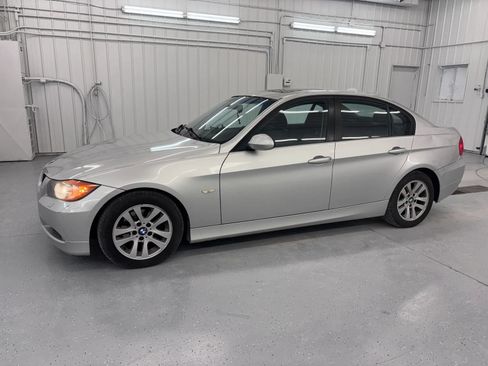 Used 2006 BMW 325xi Sedan AWD/4WD image 1
