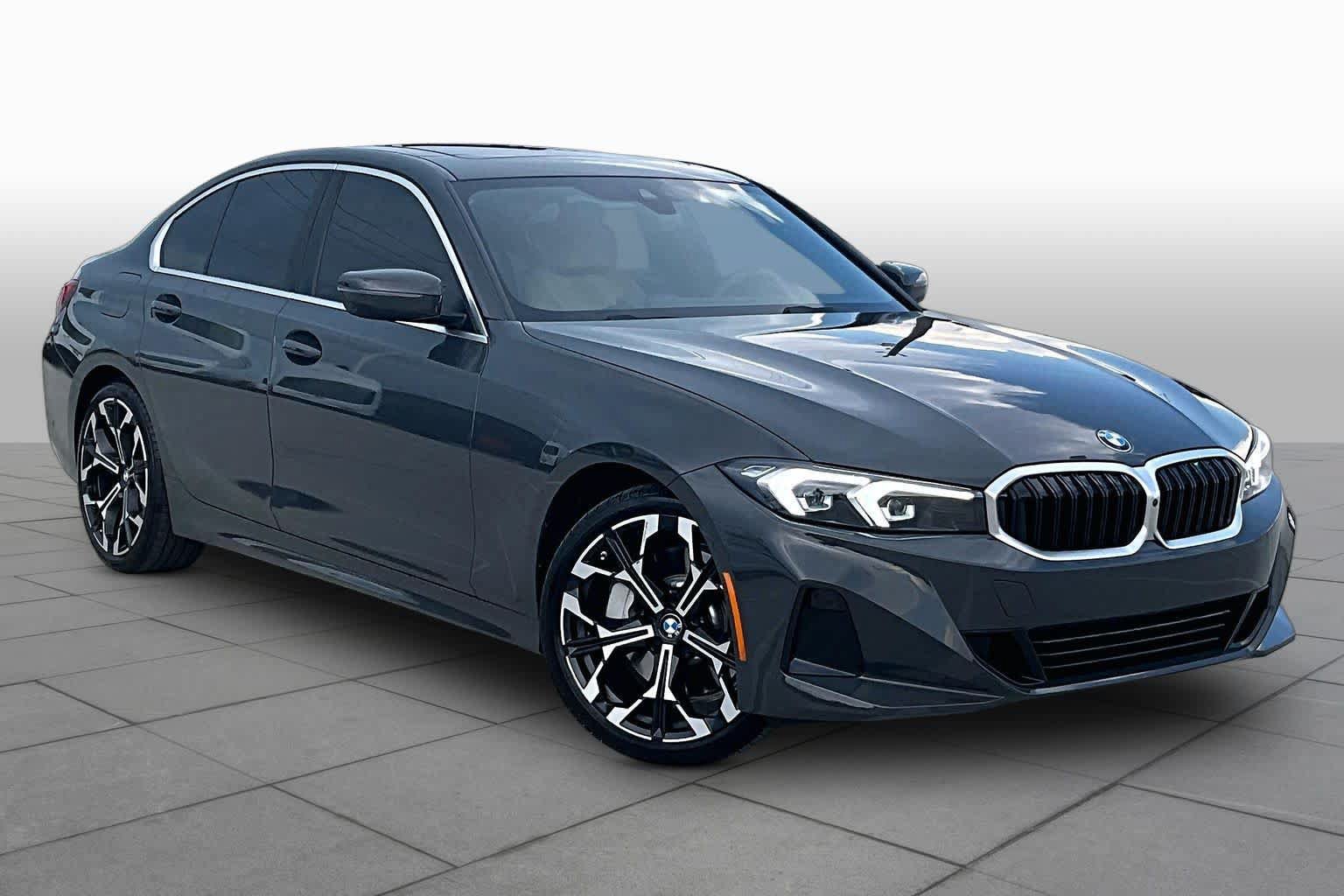 Used 2025 BMW 330i Sedan w/ Premium Package RWD image 2
