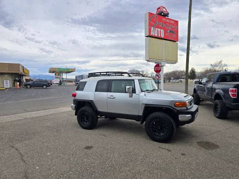 Used 2007 Toyota FJ Cruiser 4WD image 1