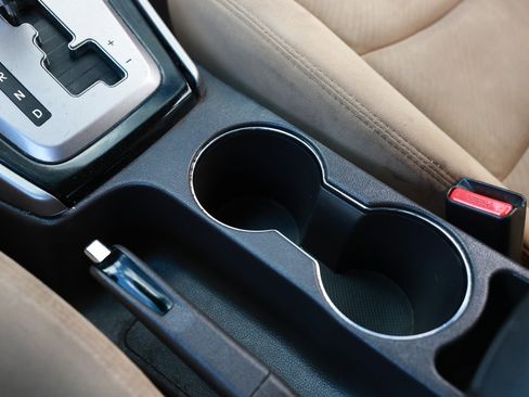 Used 2013 Hyundai Elantra GLS w/ Preferred Pkg image 46