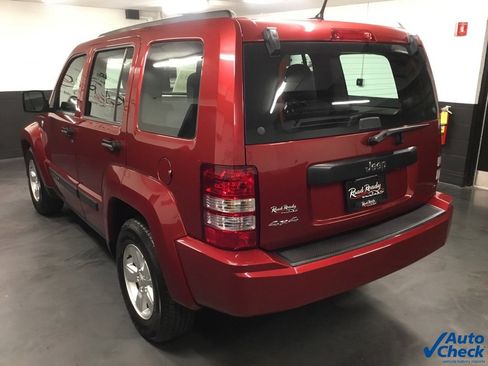 Used 2011 Jeep Liberty Sport image 7