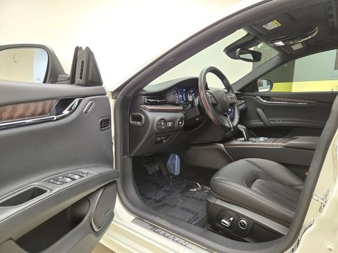 Used 2023 Maserati Quattroporte GT RWD image 16