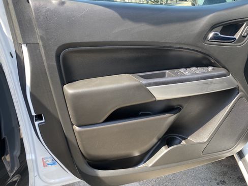 Used 2020 Chevrolet Colorado LT w/ Safety Package RWD image 19