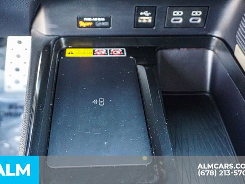 Used 2025 Toyota Camry SE image 43