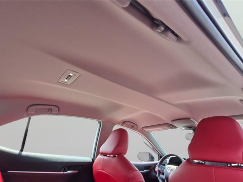 Used 2022 Toyota Camry XSE FWD image 16