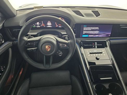 Used 2026 Porsche Panamera RWD image 18