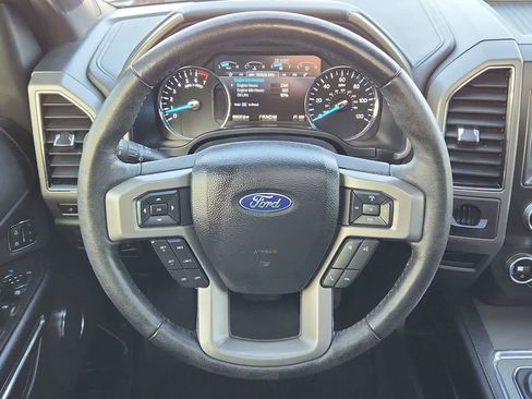 Used 2021 Ford Expedition XLT image 19
