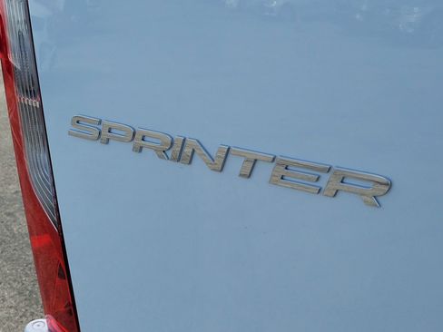 Used 2025 Mercedes-Benz Sprinter 2500 image 7