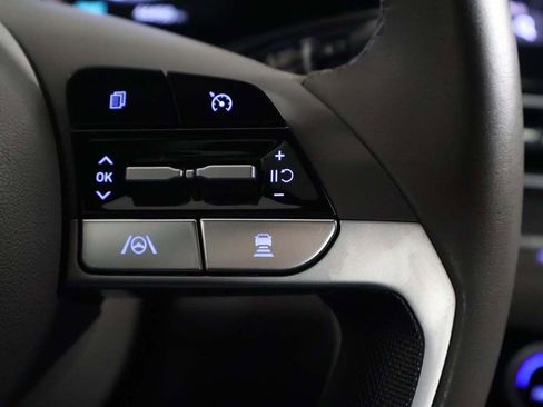 Used 2023 Hyundai Elantra SEL w/ Convenience Package image 37