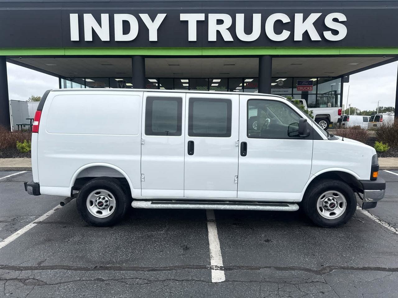 Used 2025 GMC Savana 2500 w/ Driver Convenience Package RWD image 1
