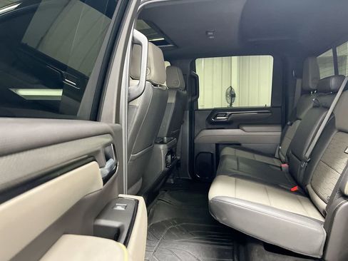 Used 2025 Chevrolet Silverado 2500 ZR2 w/ Technology Package image 23