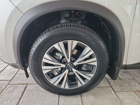 Certified 2023 Nissan Rogue SV image 6