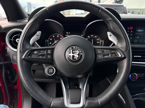 Used 2022 Alfa Romeo Stelvio Sprint image 17