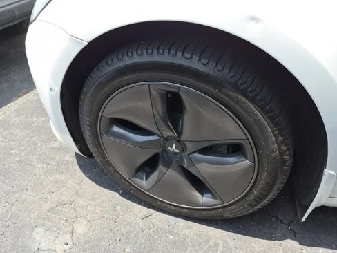 Used 2020 Tesla Model 3 Standard Range Plus RWD image 2