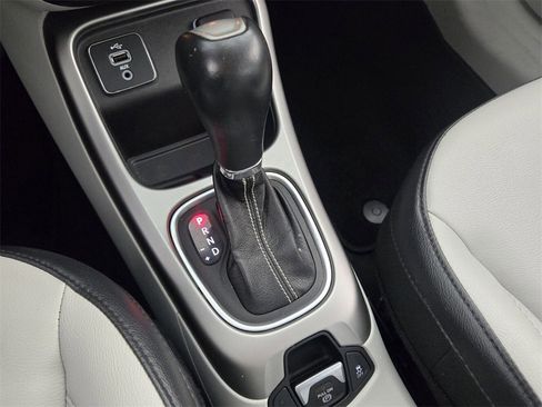 Used 2018 Jeep Compass Latitude image 24