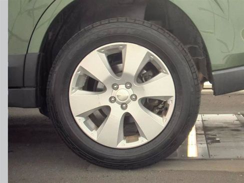 Used 2011 Subaru Outback 2.5i Premium AWD/4WD image 12