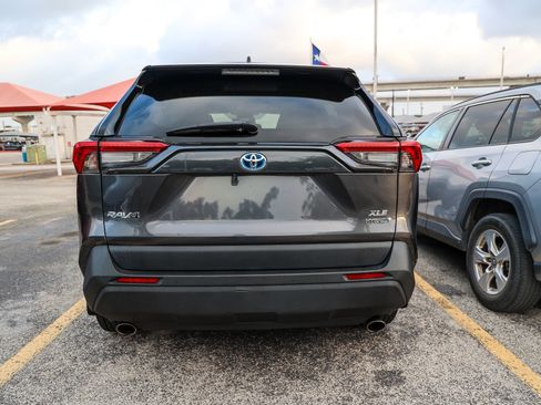 Used 2024 Toyota RAV4 XLE w/ Convenience Package AWD/4WD image 9