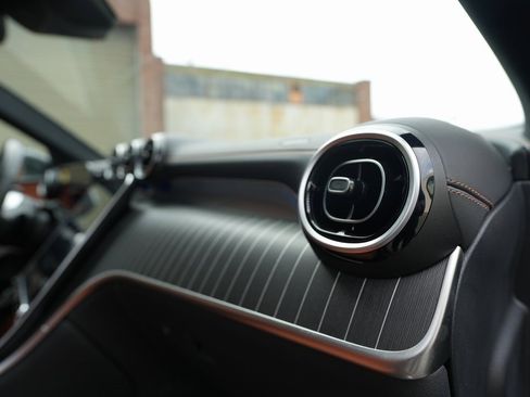 Used 2023 Mercedes-Benz GLC 300 4MATIC w/ Exclusive Trim Package image 39