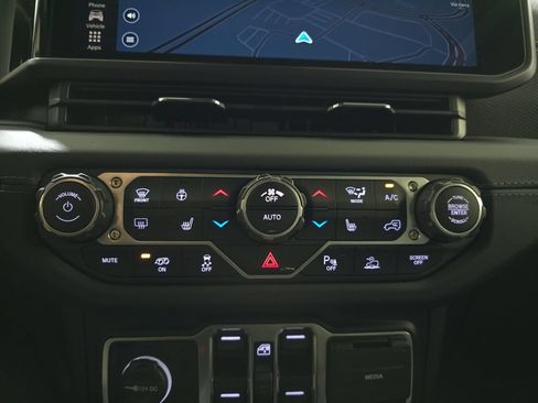 Used 2025 Jeep Wrangler Unlimited Rubicon 392 AWD/4WD image 26