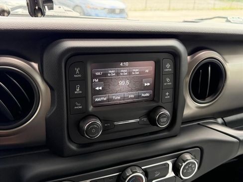 Used 2019 Jeep Wrangler Sport AWD/4WD image 22