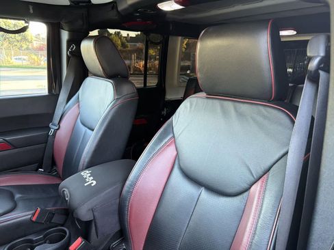 Used 2014 Jeep Wrangler Unlimited Sport w/ Quick Order Package 24S image 23