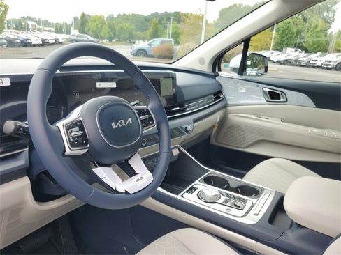 New 2026 Kia Carnival EX image 13