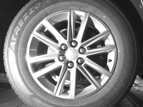 Used 2022 Chevrolet Traverse LT FWD image 37
