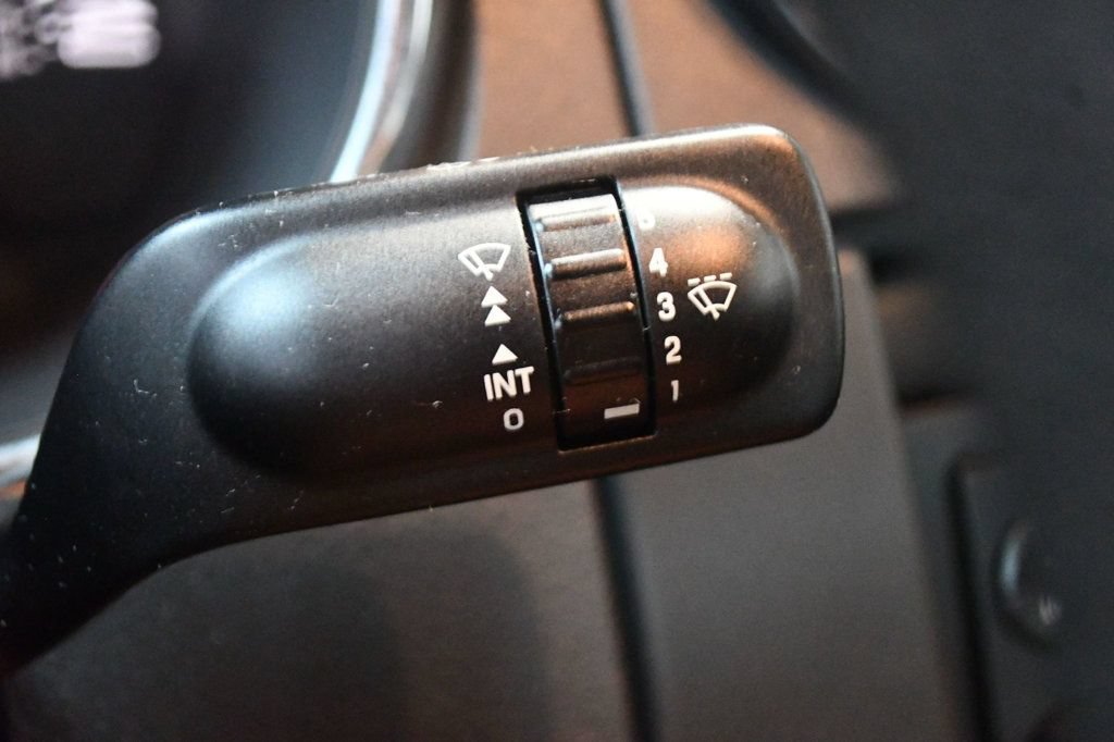 Used 2005 Ford Mustang GT RWD image 54