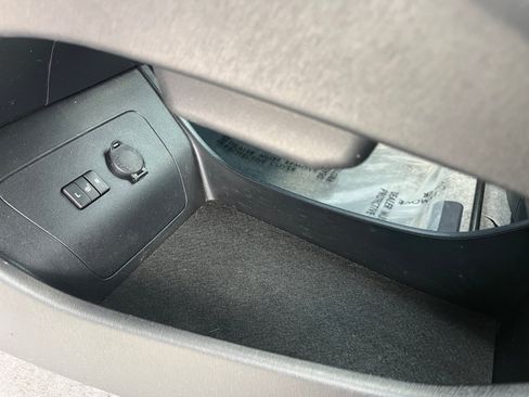 Used 2013 Toyota Prius Five FWD image 19