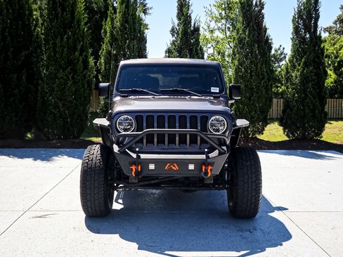 Used 2018 Jeep Wrangler Sport AWD/4WD image 3