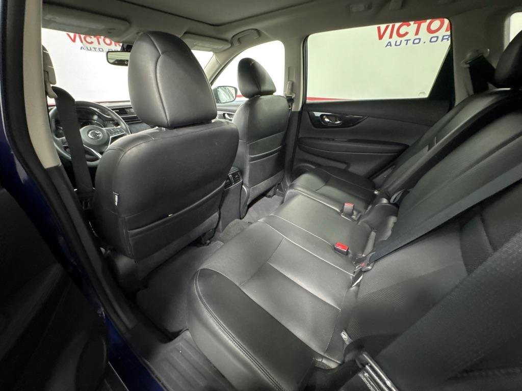 Used 2017 Nissan Rogue SL w/ SL Premium Package FWD image 9